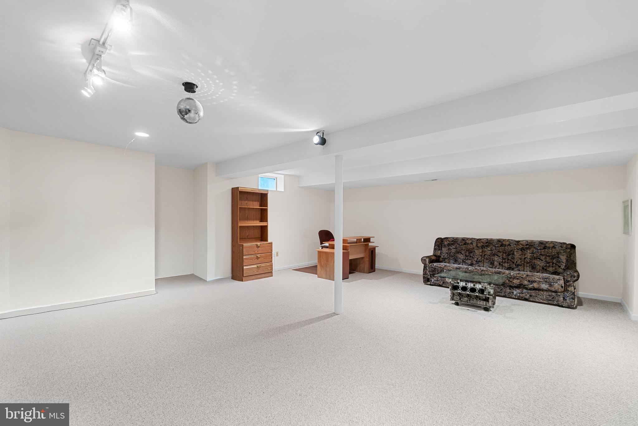 BROOKE MANOR - Residential