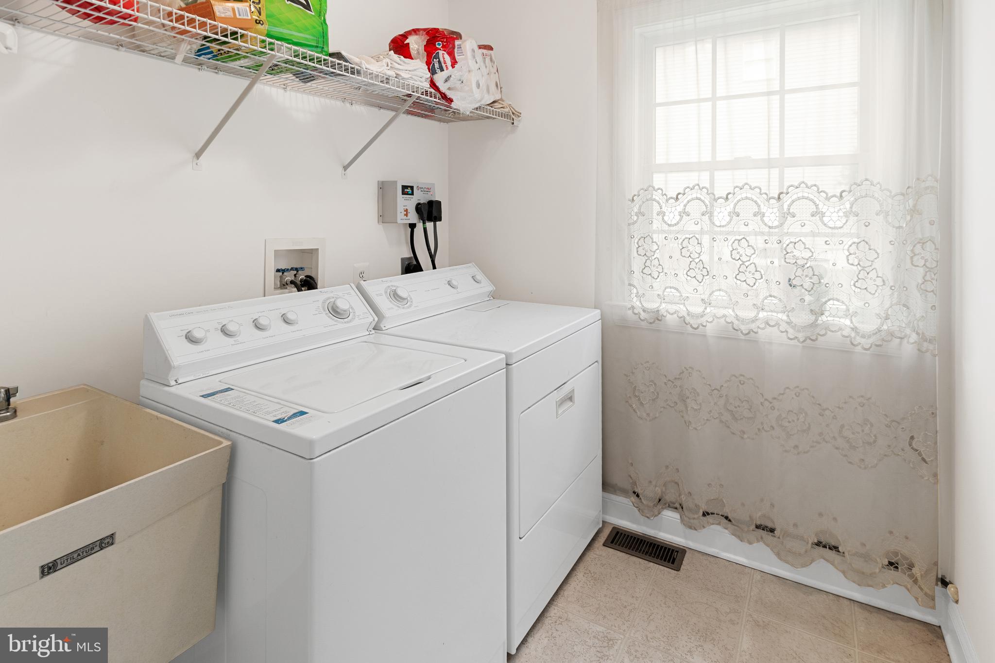 BROOKE MANOR - Residential