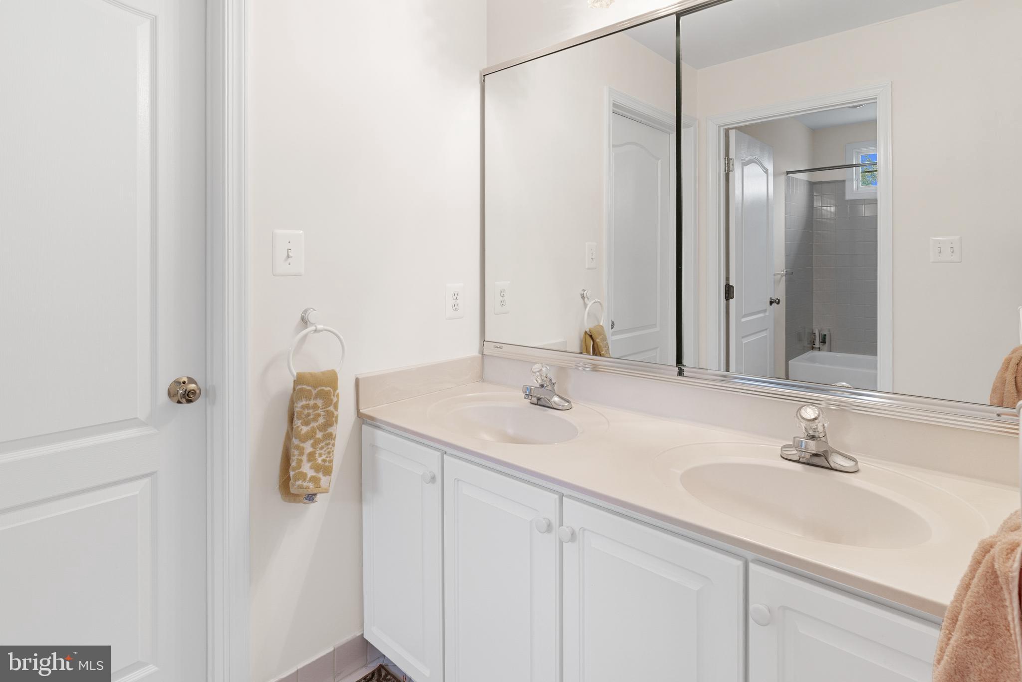 BROOKE MANOR - Residential