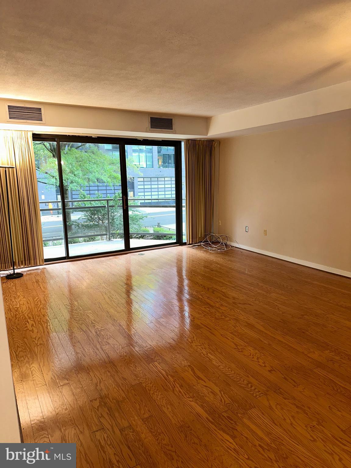 ATRIUM CONDO - Residential Lease