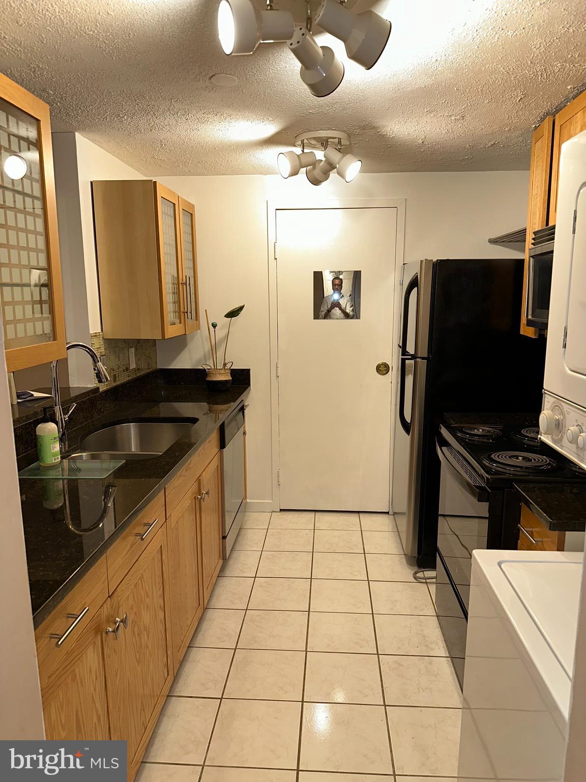 ATRIUM CONDO - Residential Lease