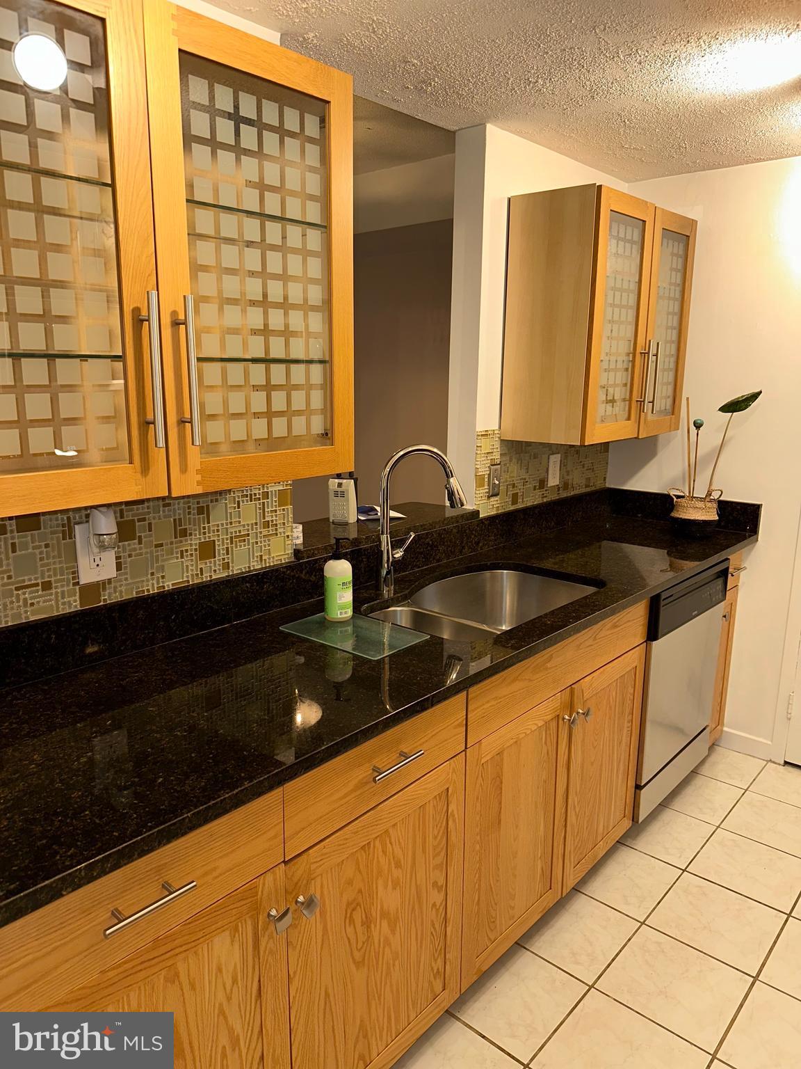 ATRIUM CONDO - Residential Lease