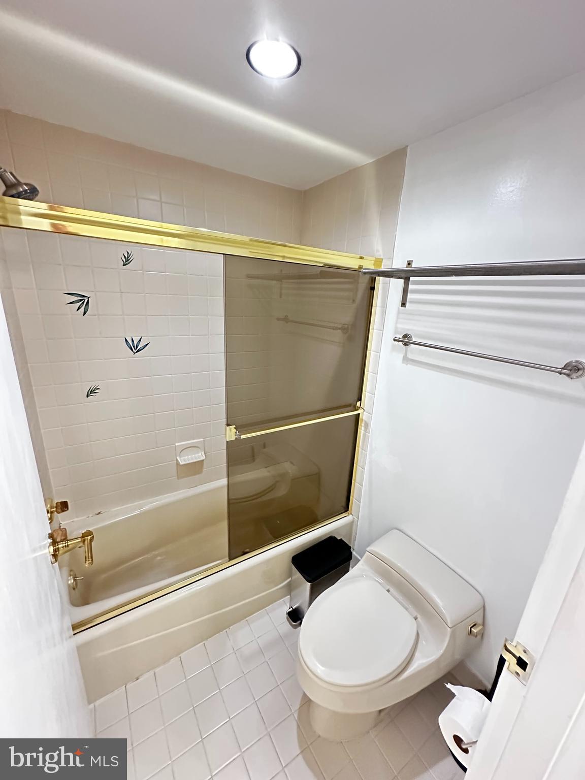 ATRIUM CONDO - Residential Lease