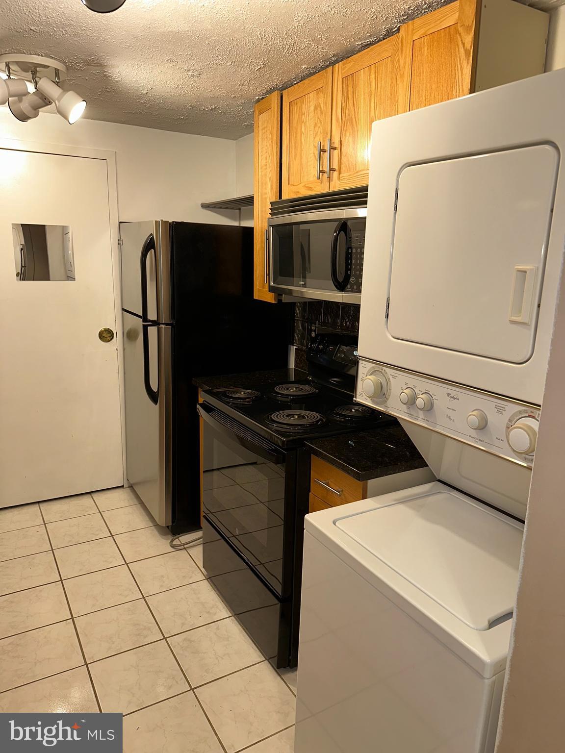 ATRIUM CONDO - Residential Lease