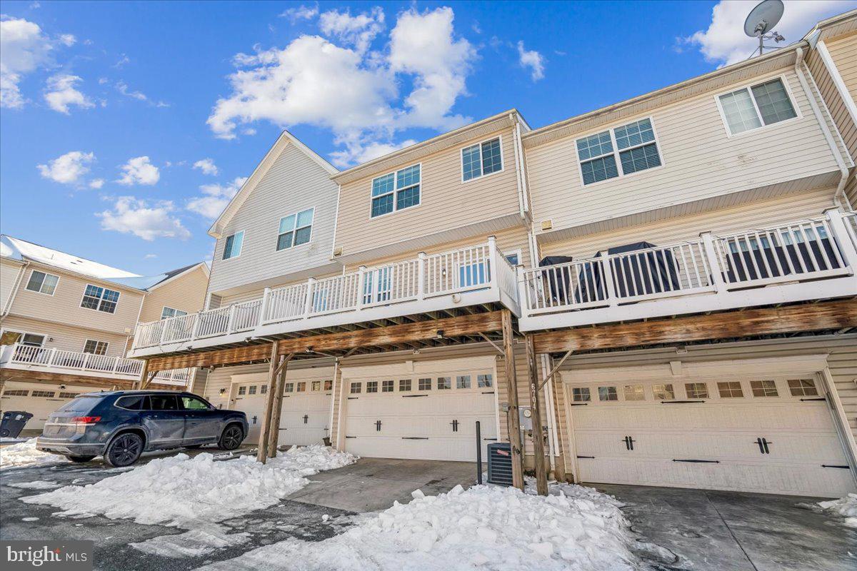 VILLAGES AT PEPPER MILL - Residential