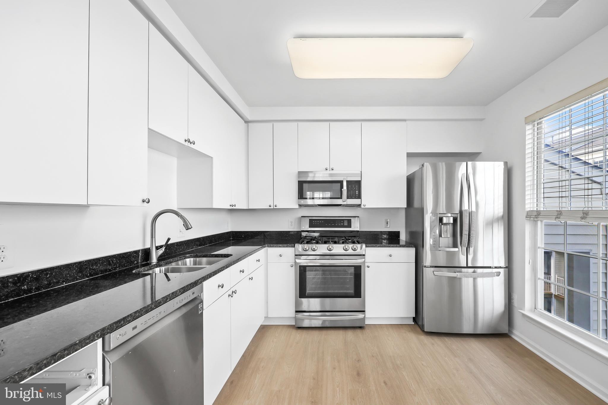 MANORS AT MCNAIR FARMS - Residential