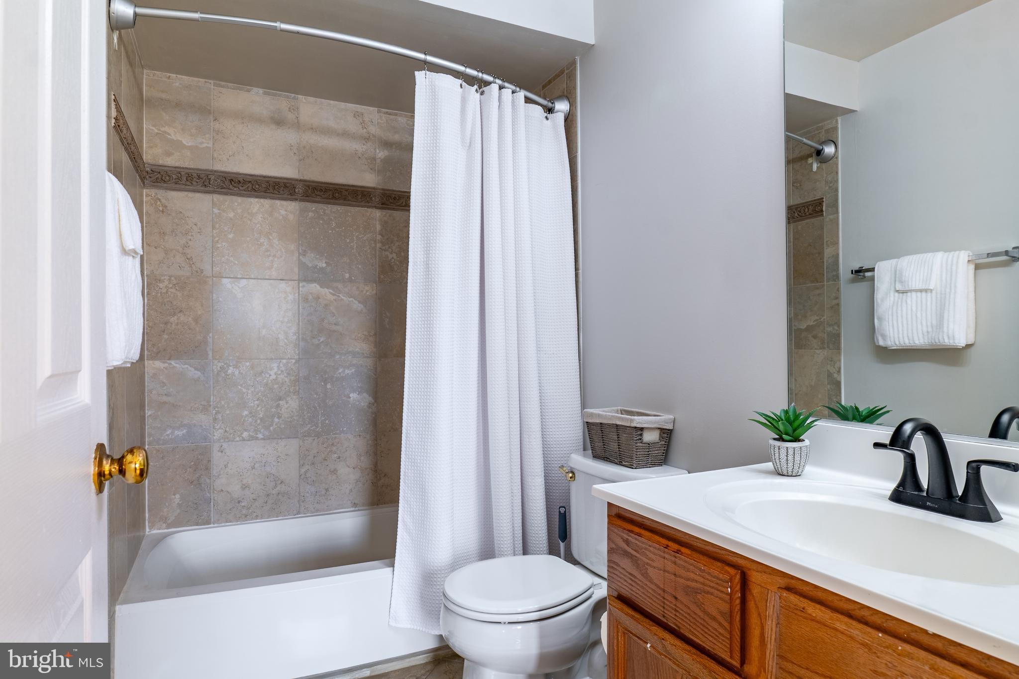 STRATFORD CONDOS - Residential