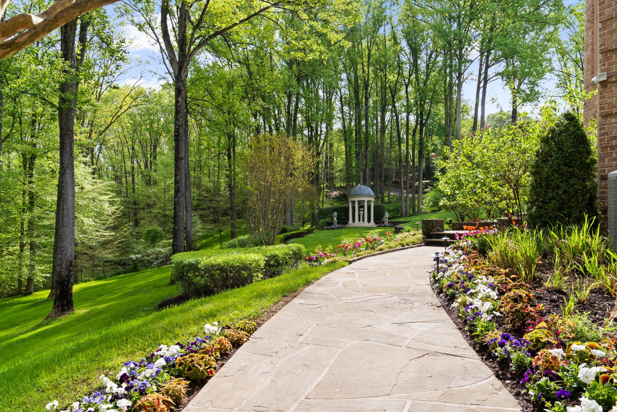 JACKSON HILLS - Residential