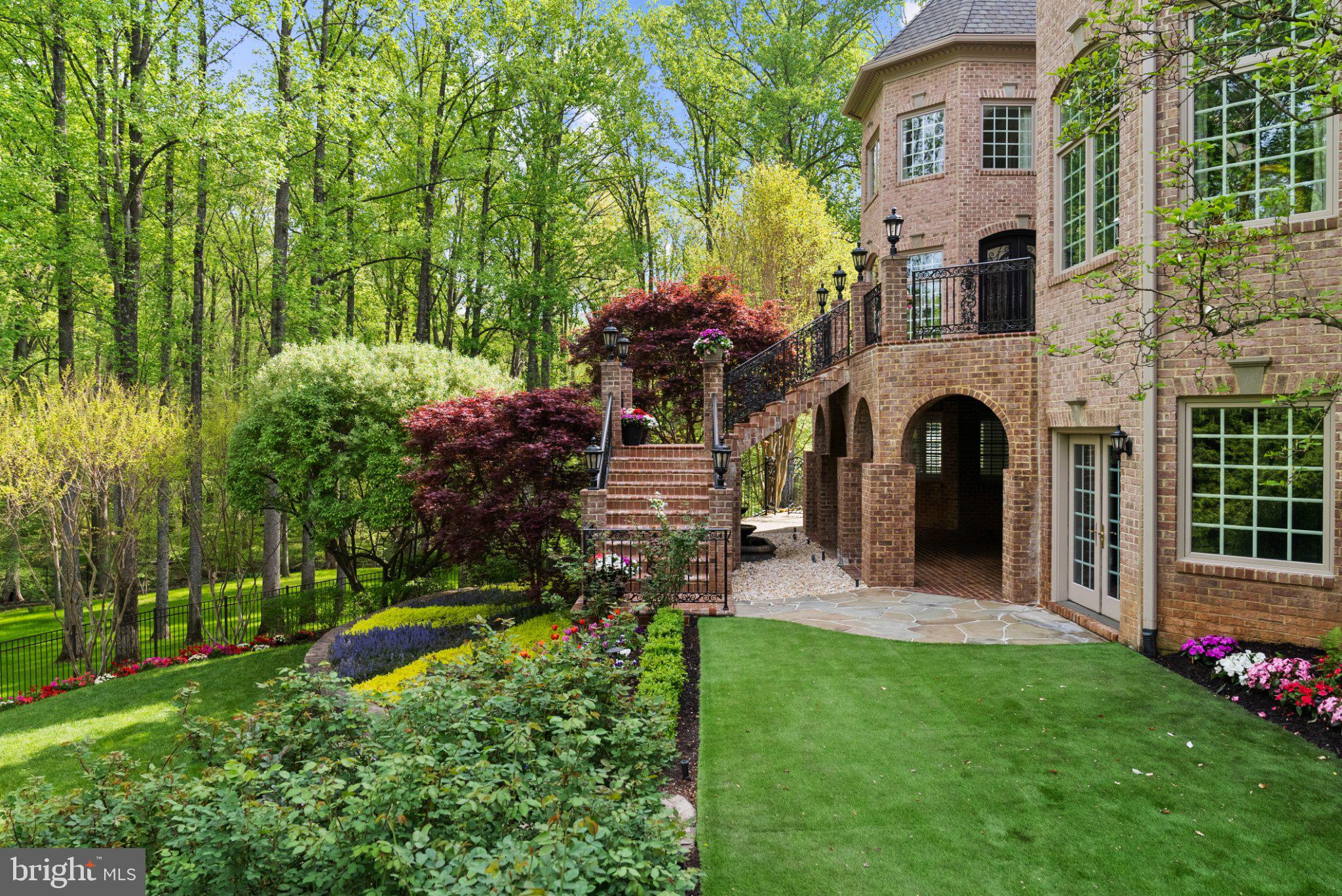 JACKSON HILLS - Residential