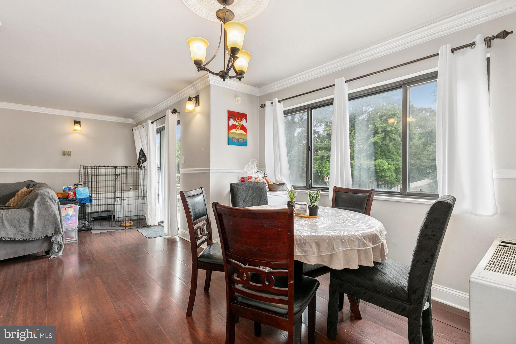 PINEWAY TOWERS - Residential