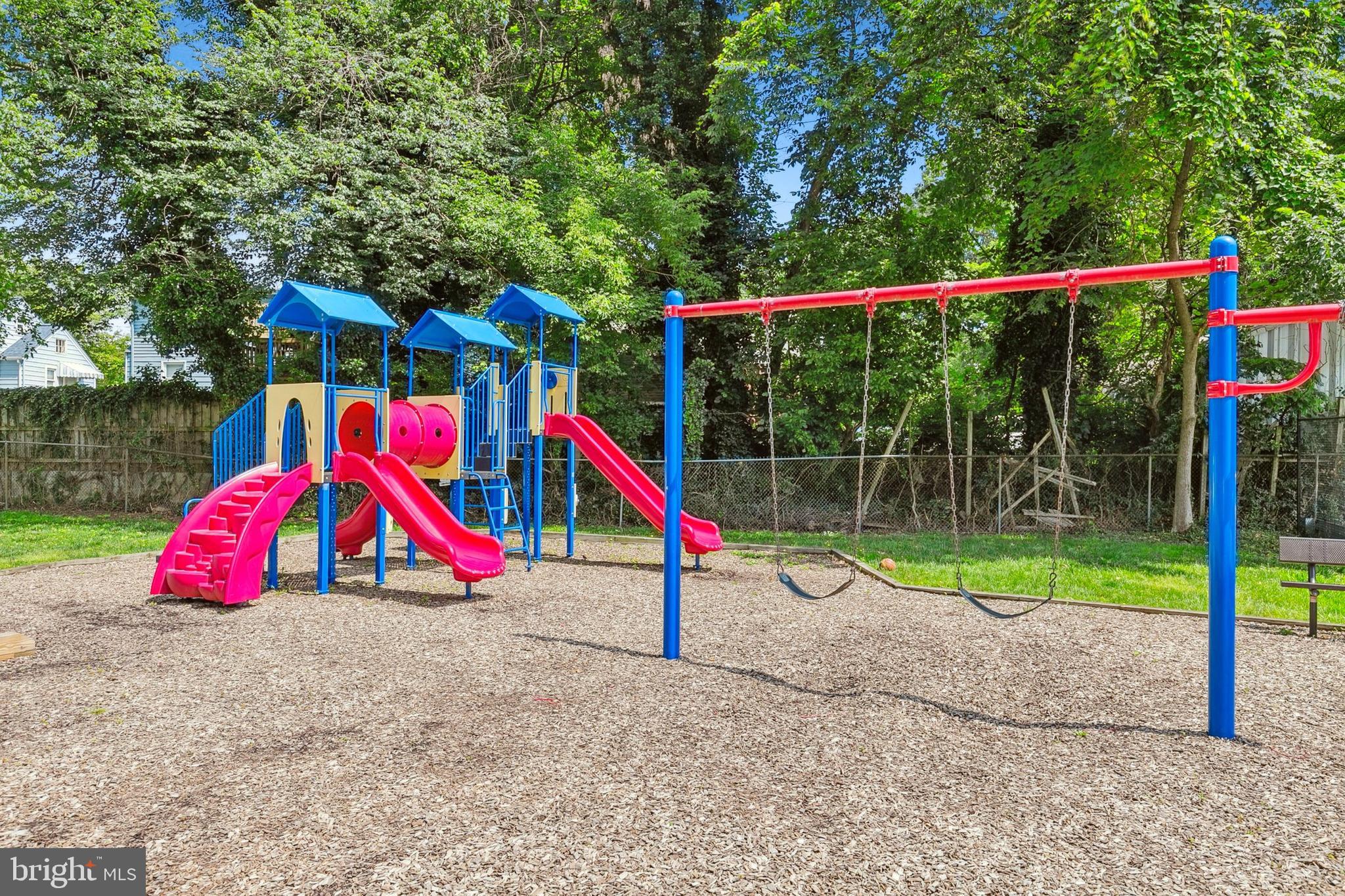 PINEWAY TOWERS - Residential