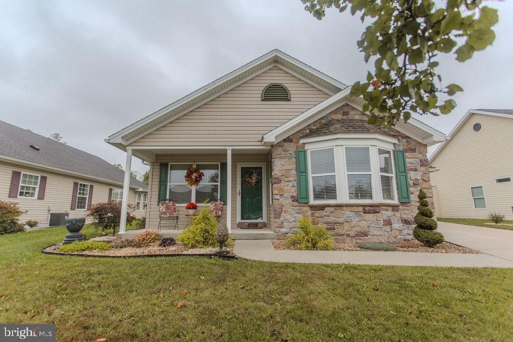 Photo of 39 Colonial Ct, SHIPPENSBURG, PA 17257 (MLS # PACB2047654)