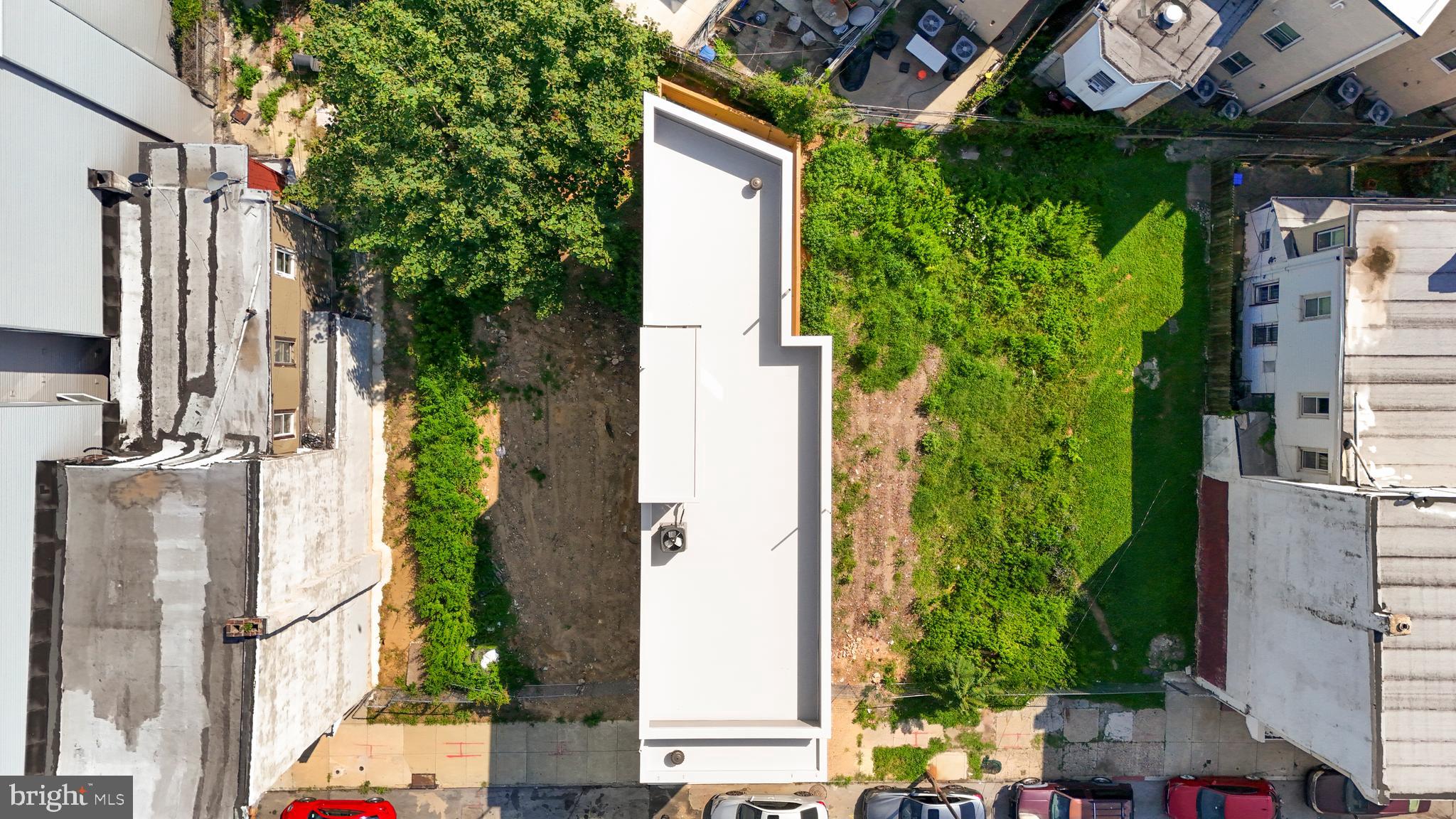 2325 GERMANTOWN AVENUE