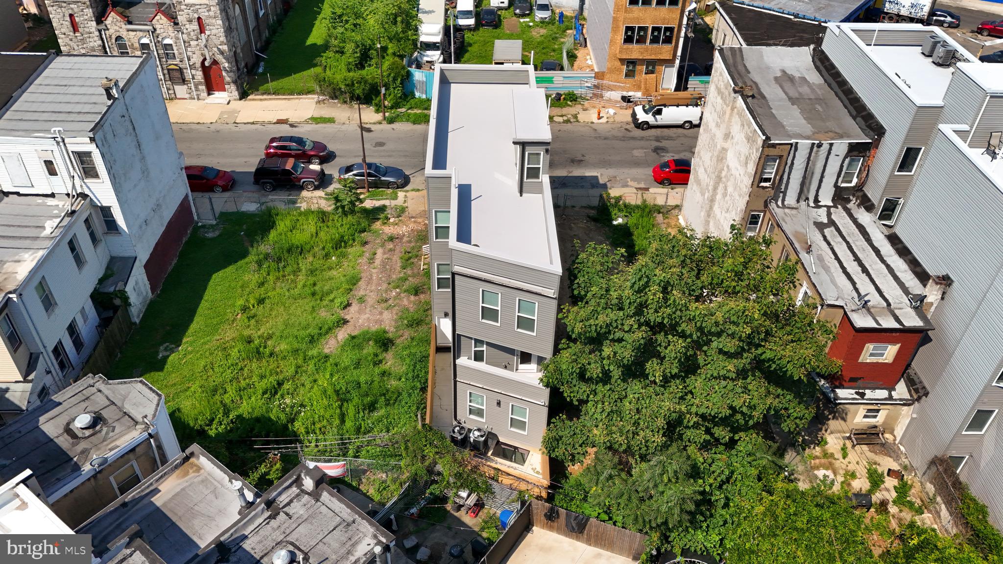 2325 GERMANTOWN AVENUE