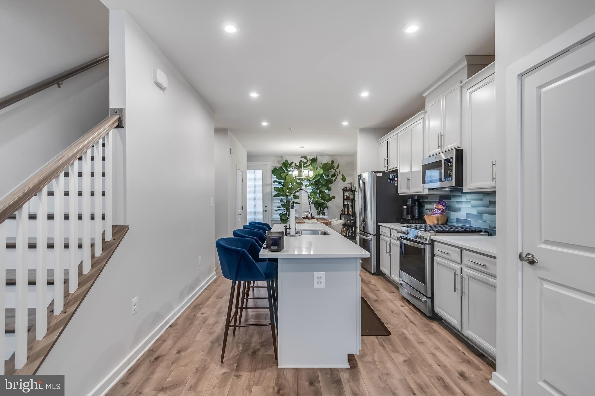 RIVERFRONT - Residential