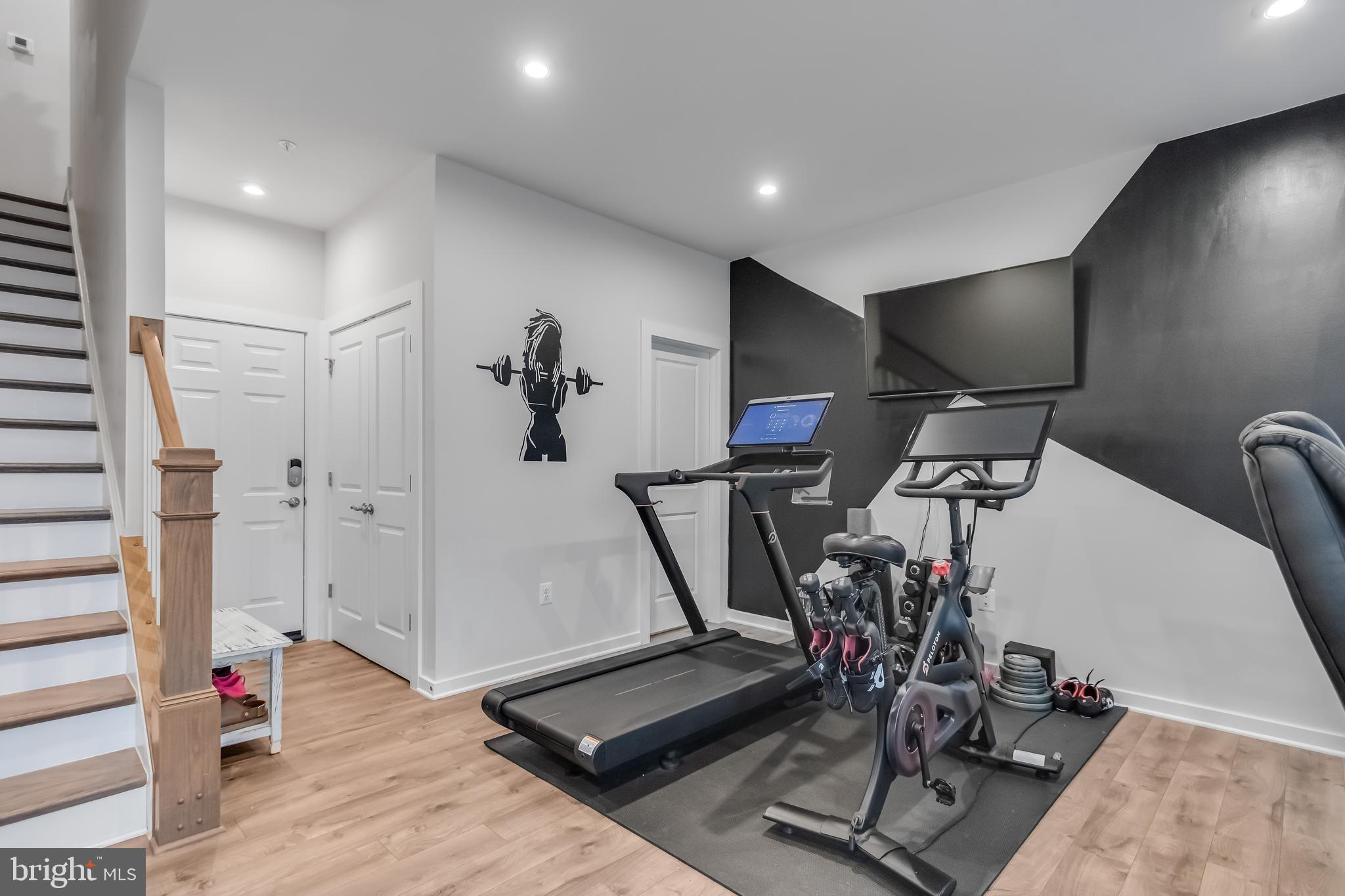 RIVERFRONT - Residential