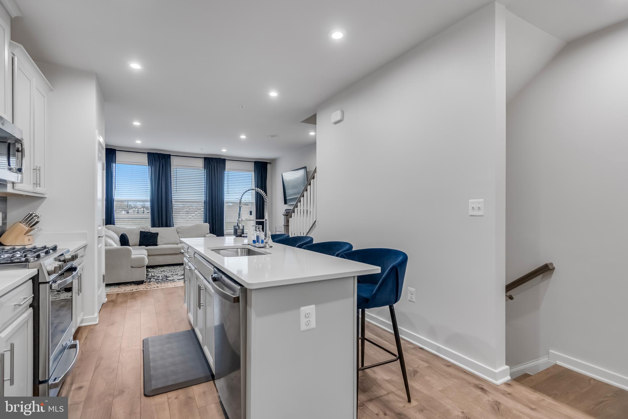 RIVERFRONT - Residential