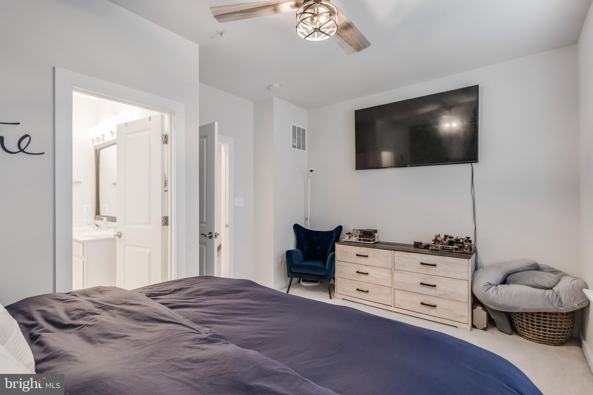 RIVERFRONT - Residential