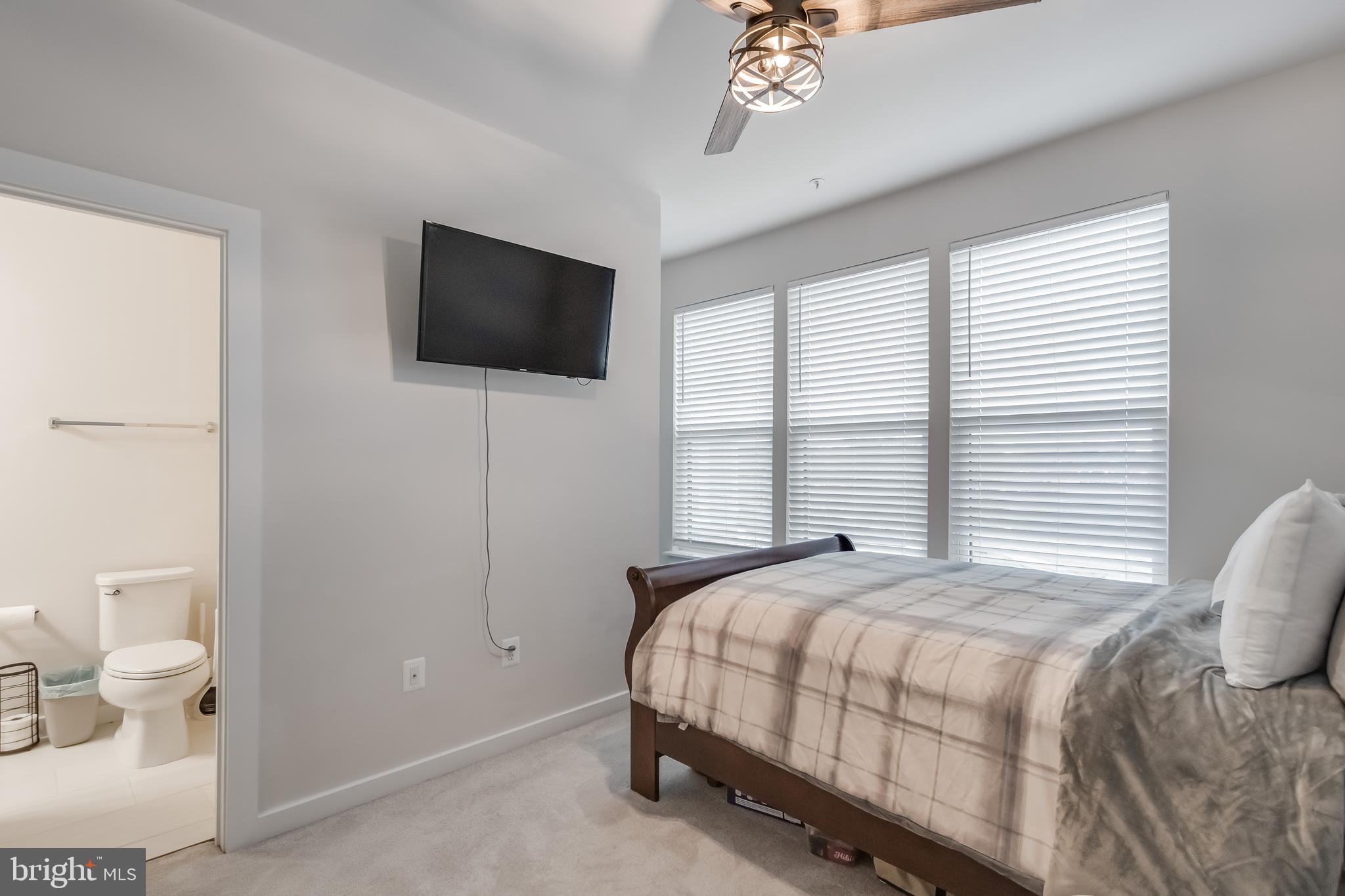 RIVERFRONT - Residential