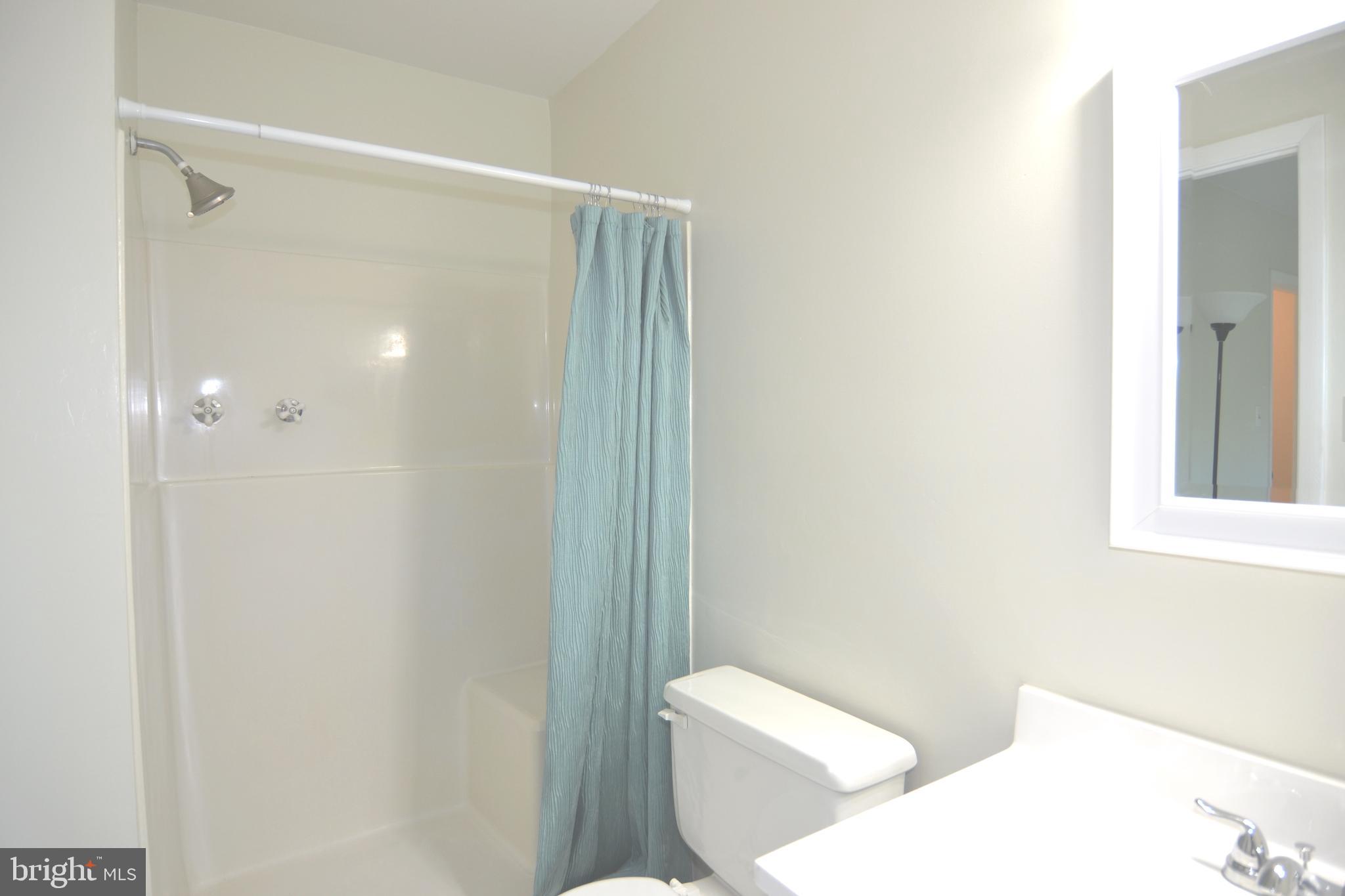 SEVEN COURTS - Residential