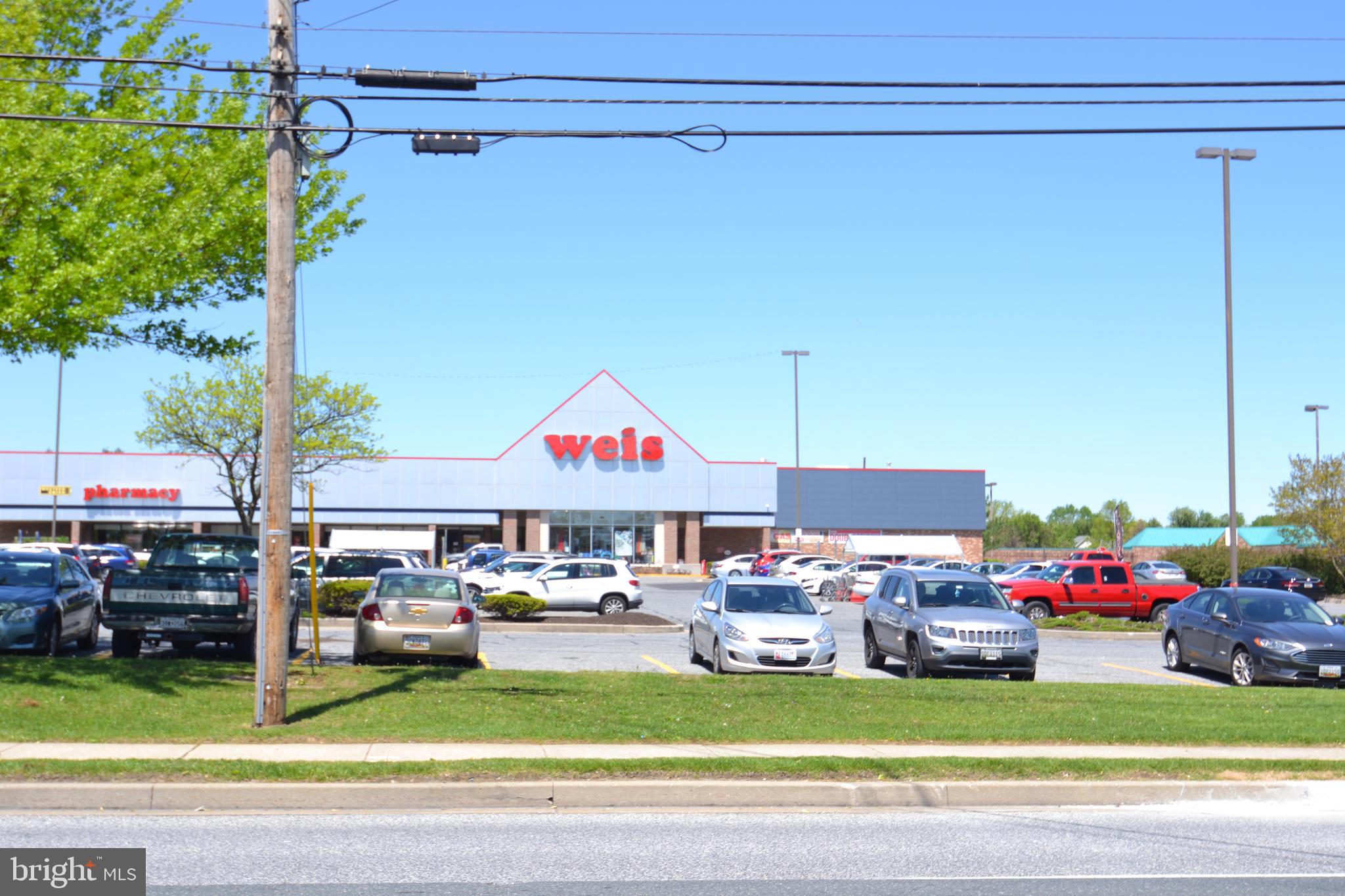 SEVEN COURTS - Residential