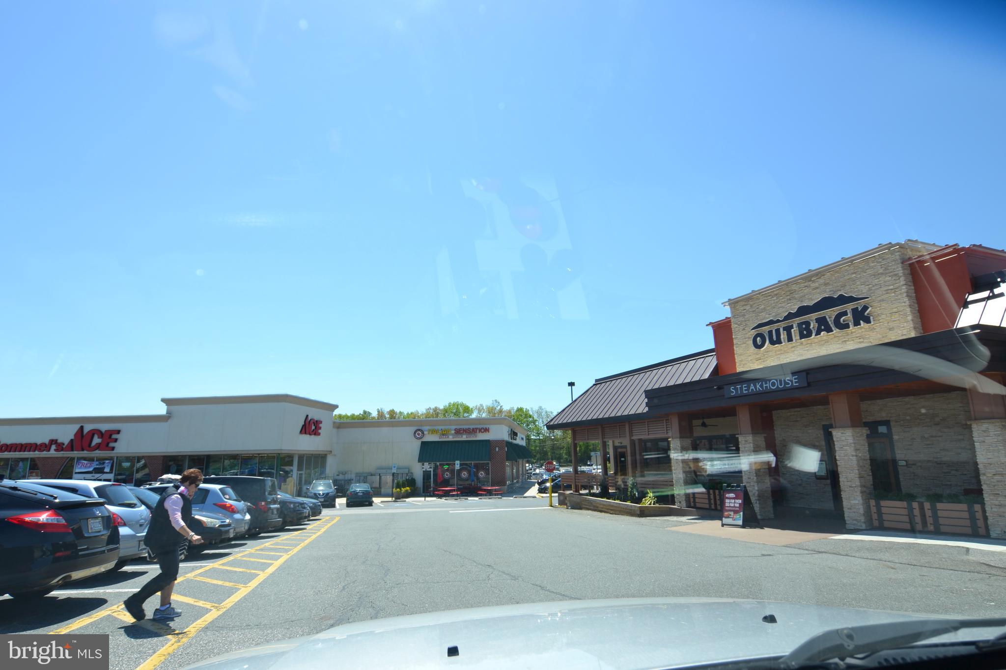 SEVEN COURTS - Residential