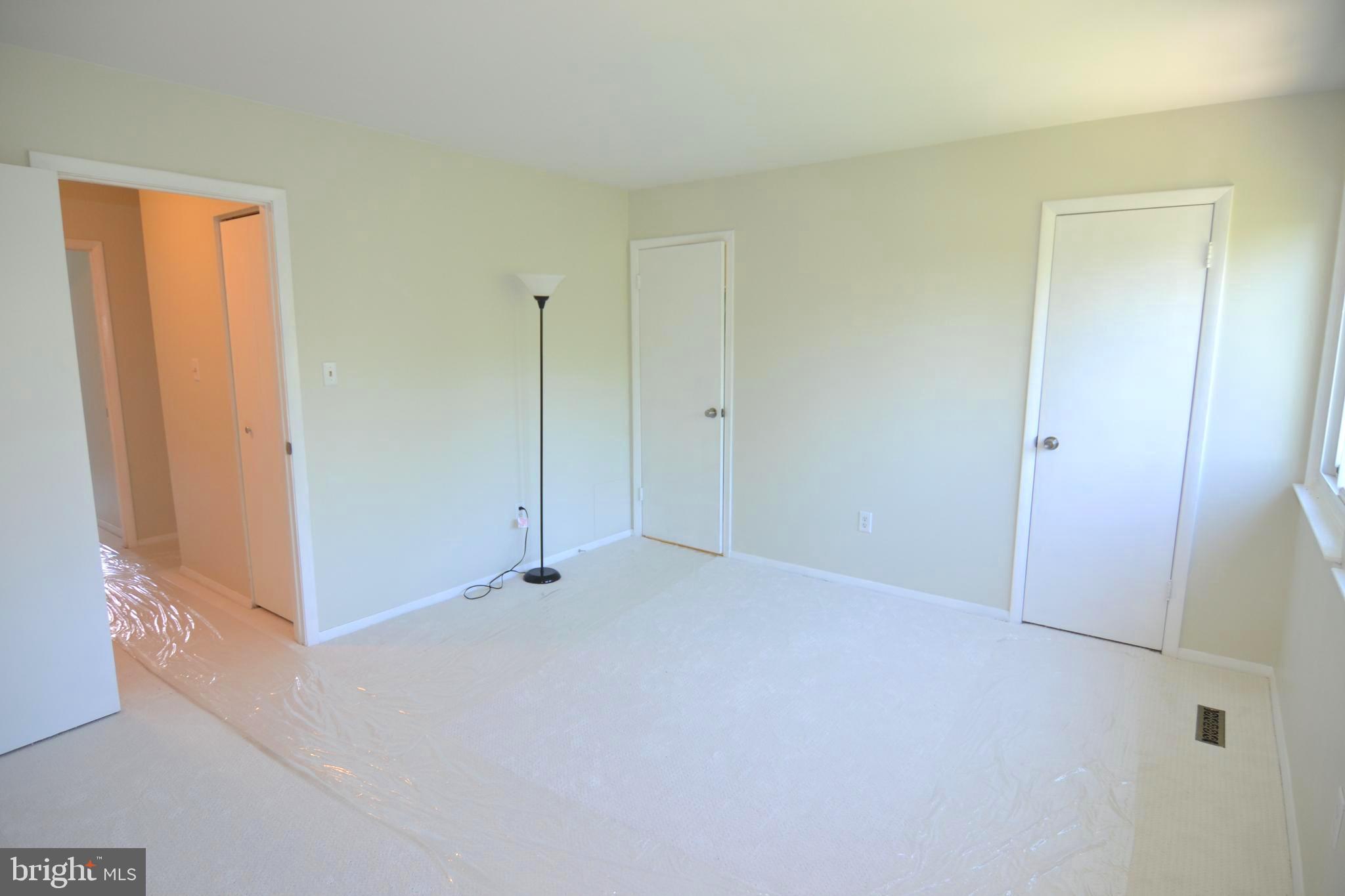 SEVEN COURTS - Residential