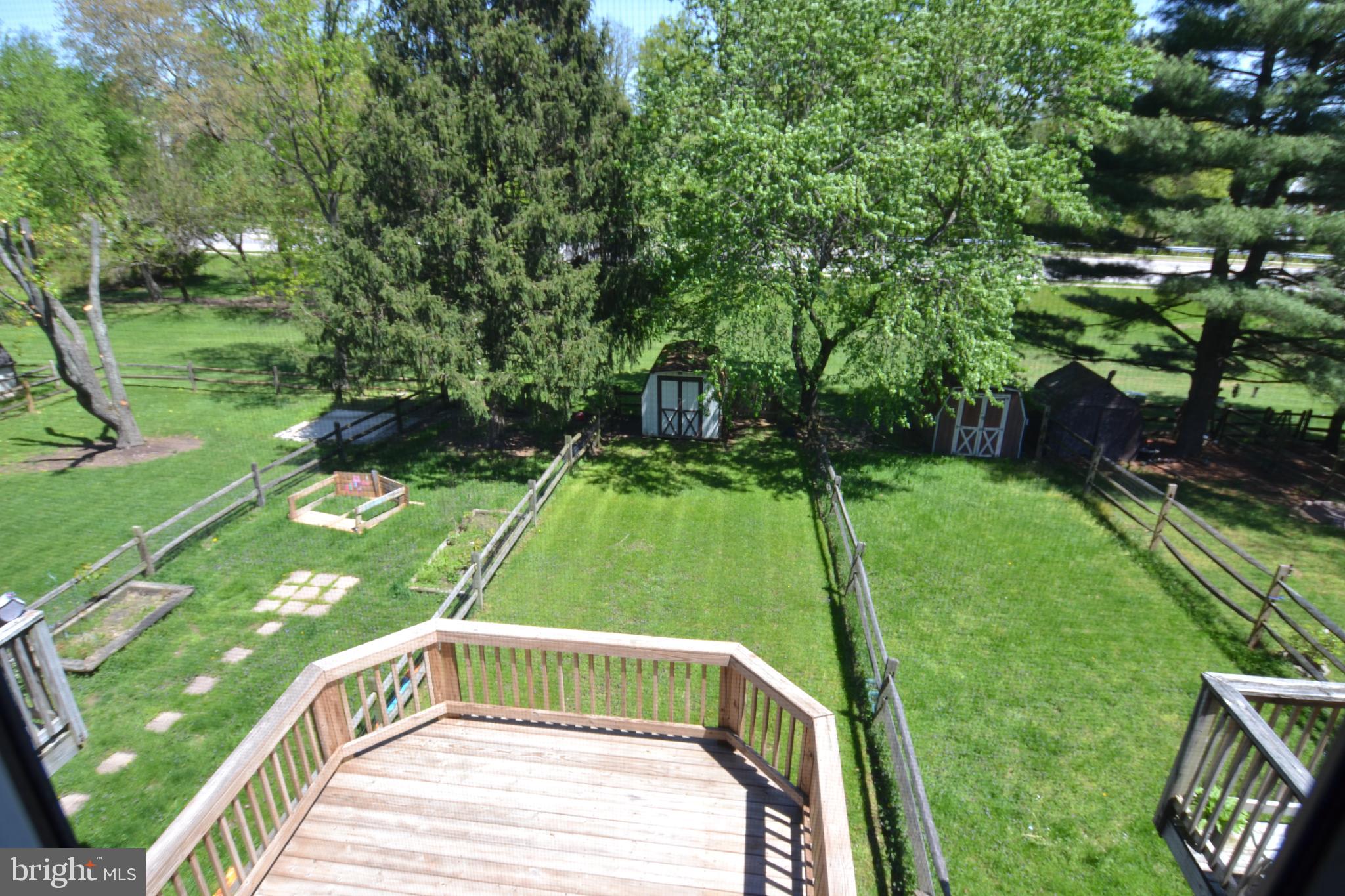 SEVEN COURTS - Residential