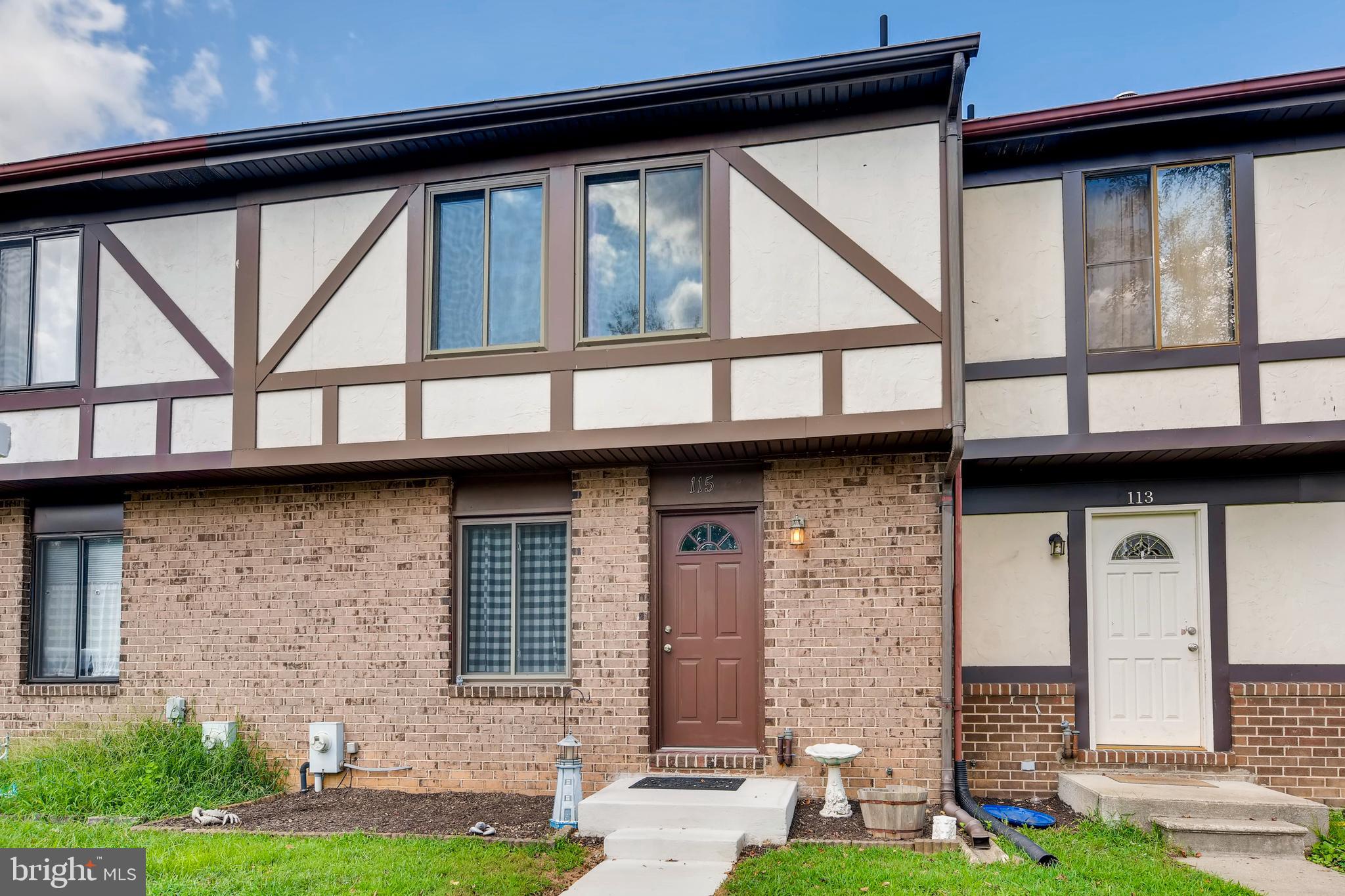 SEVEN COURTS - Residential