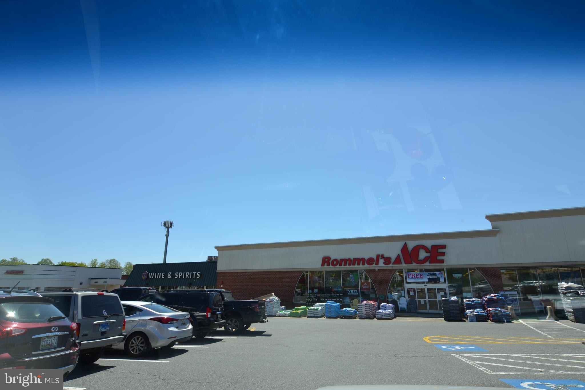 SEVEN COURTS - Residential