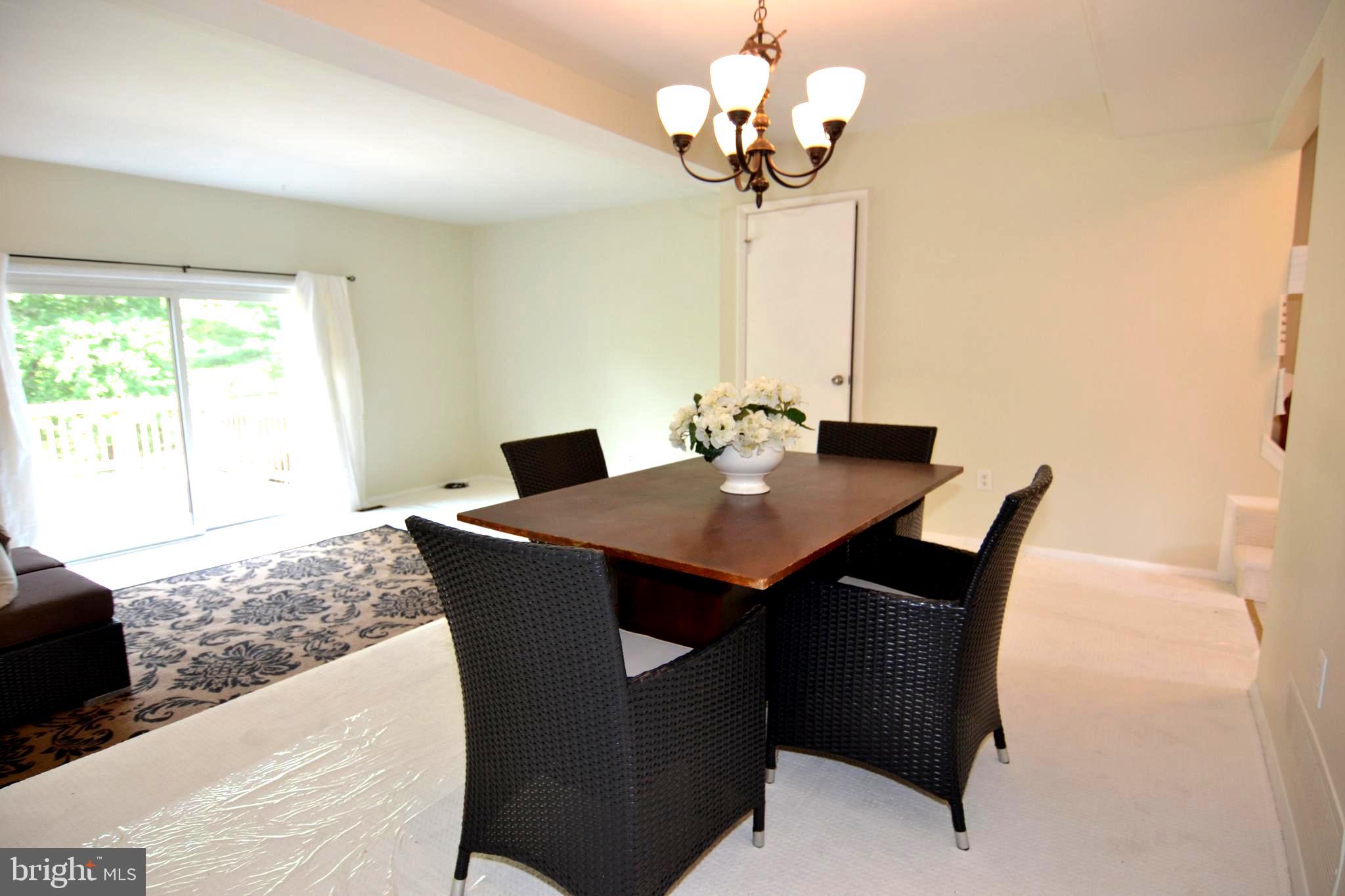 SEVEN COURTS - Residential