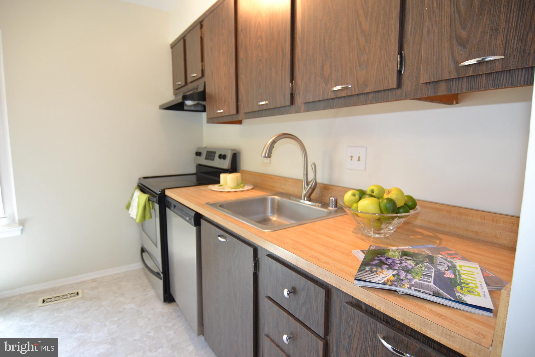 SEVEN COURTS - Residential