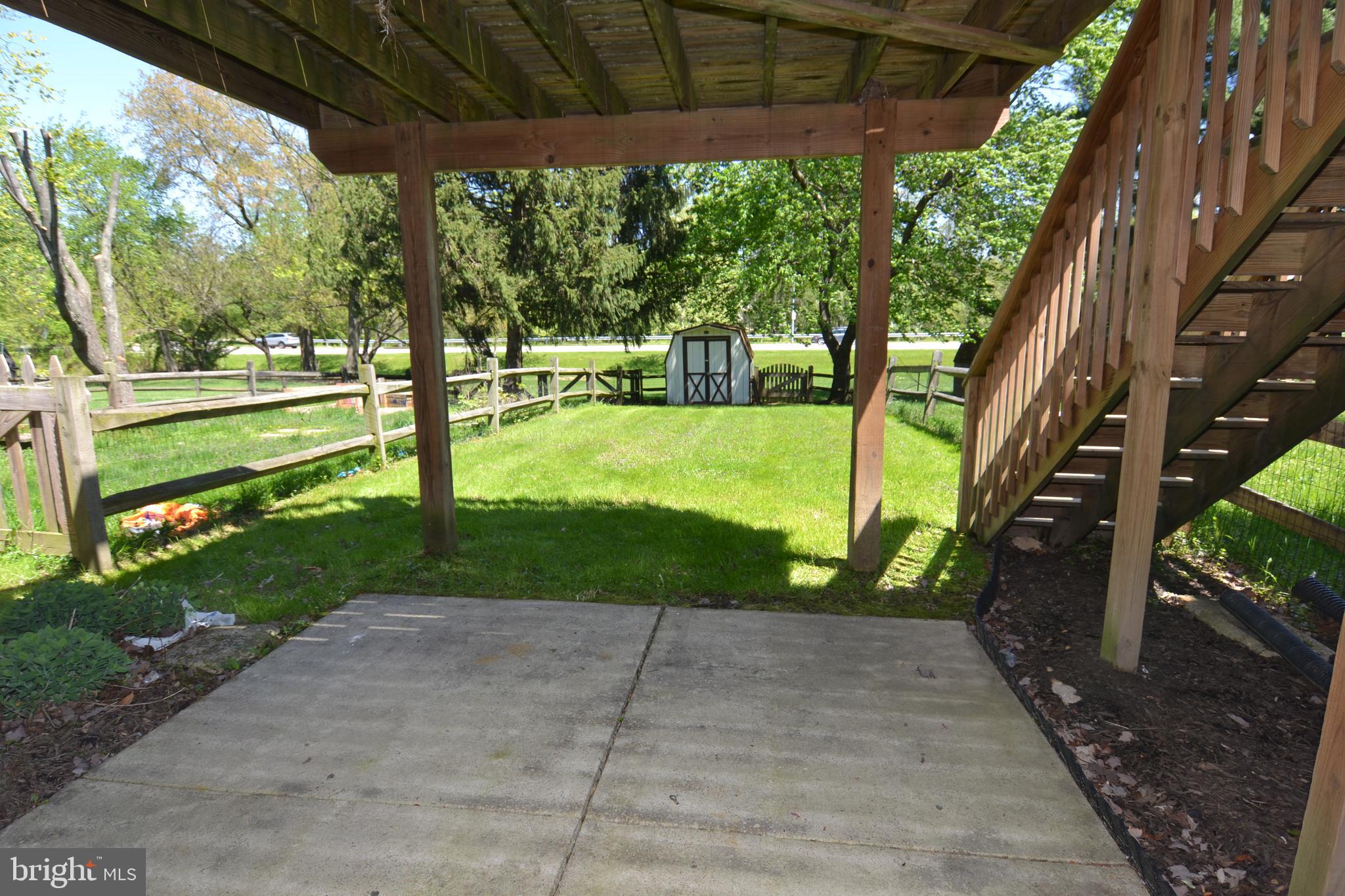 SEVEN COURTS - Residential