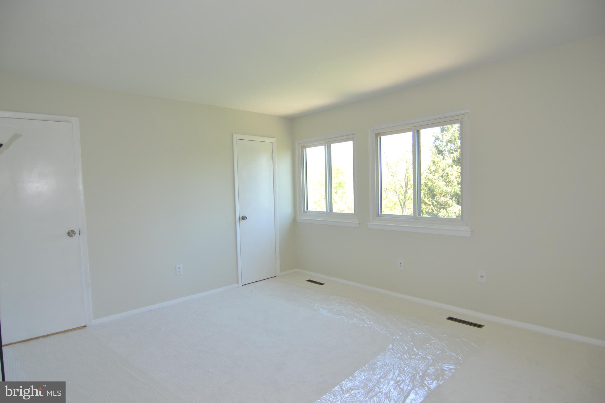 SEVEN COURTS - Residential