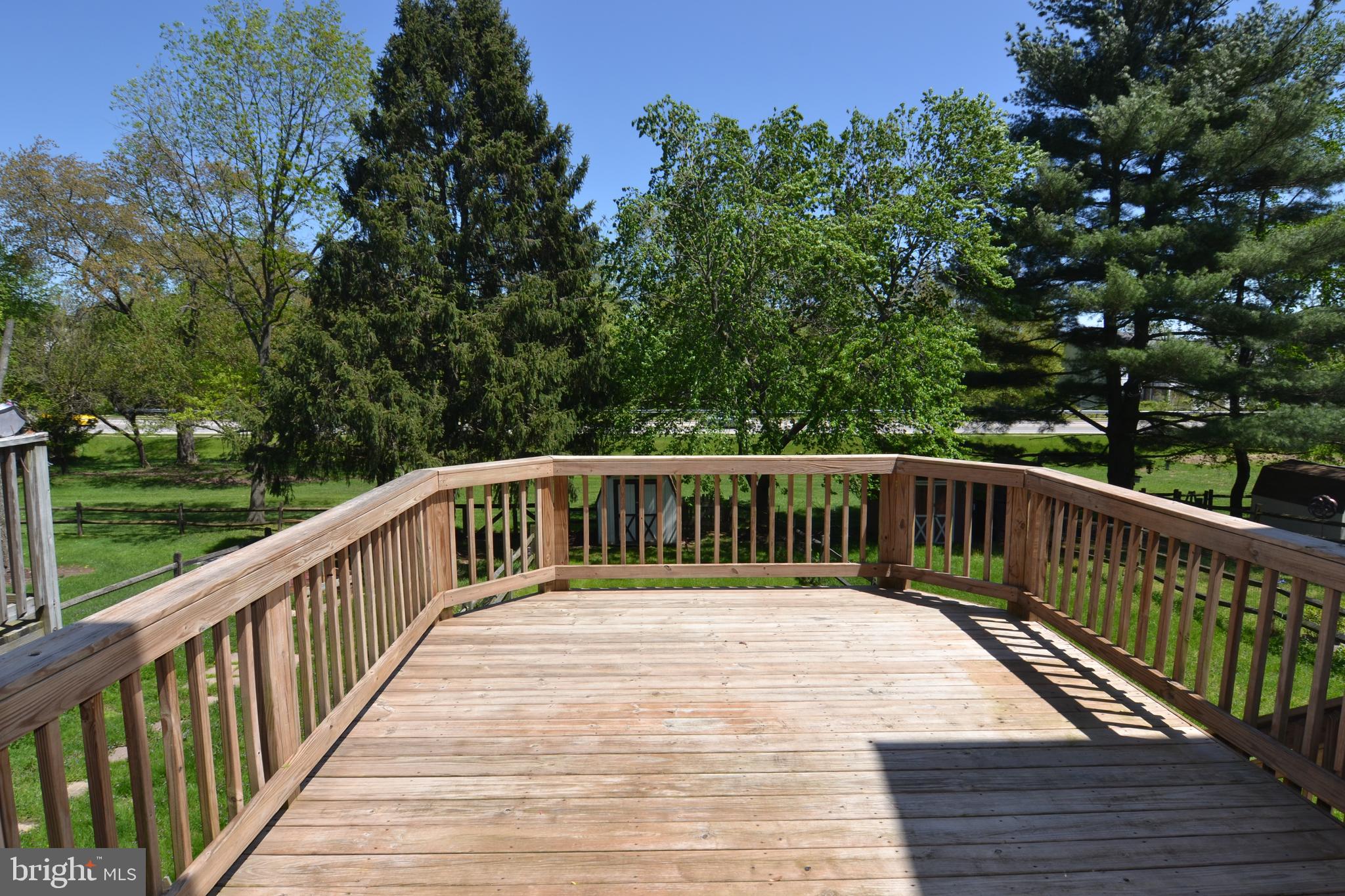 SEVEN COURTS - Residential