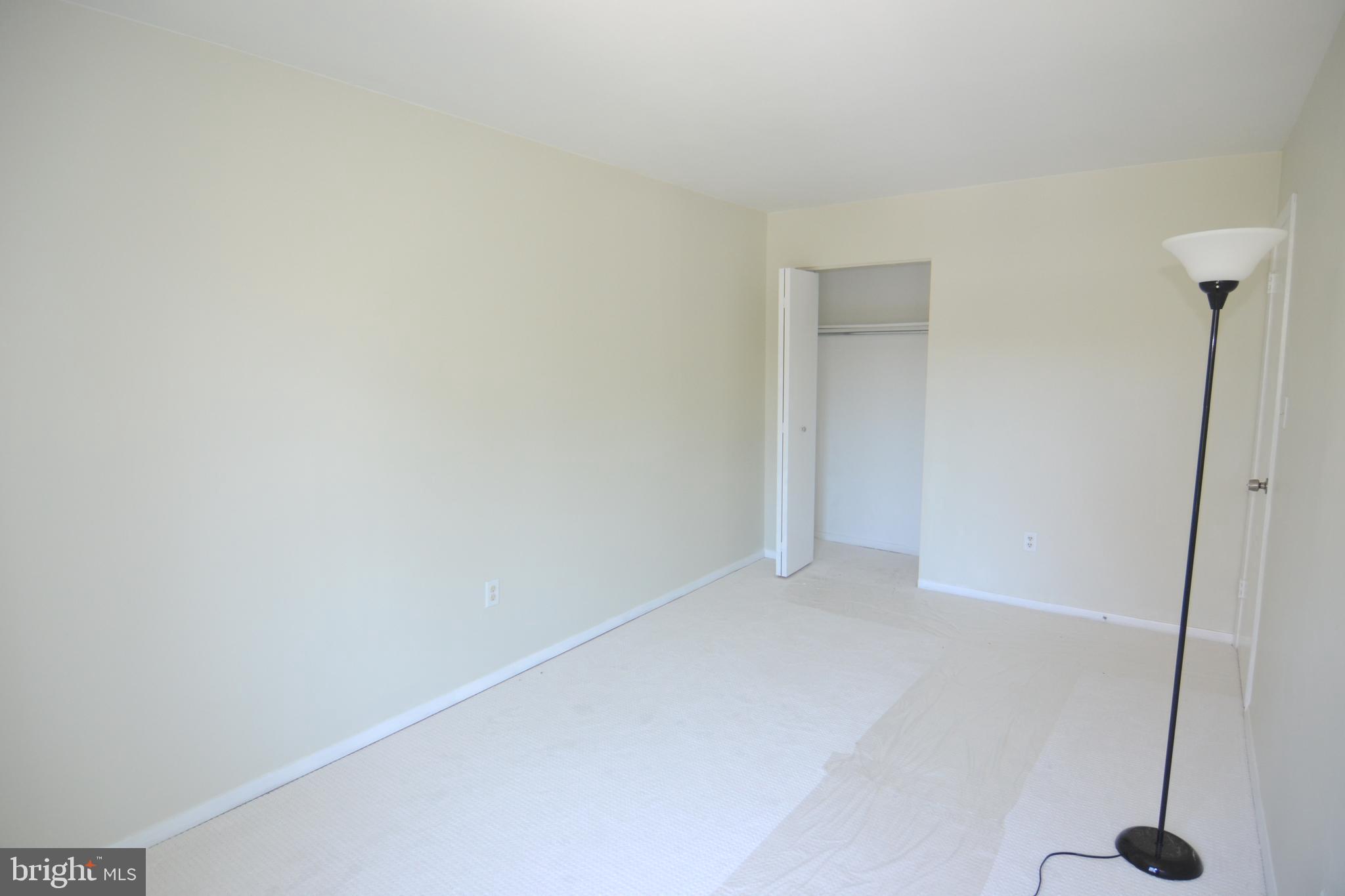 SEVEN COURTS - Residential