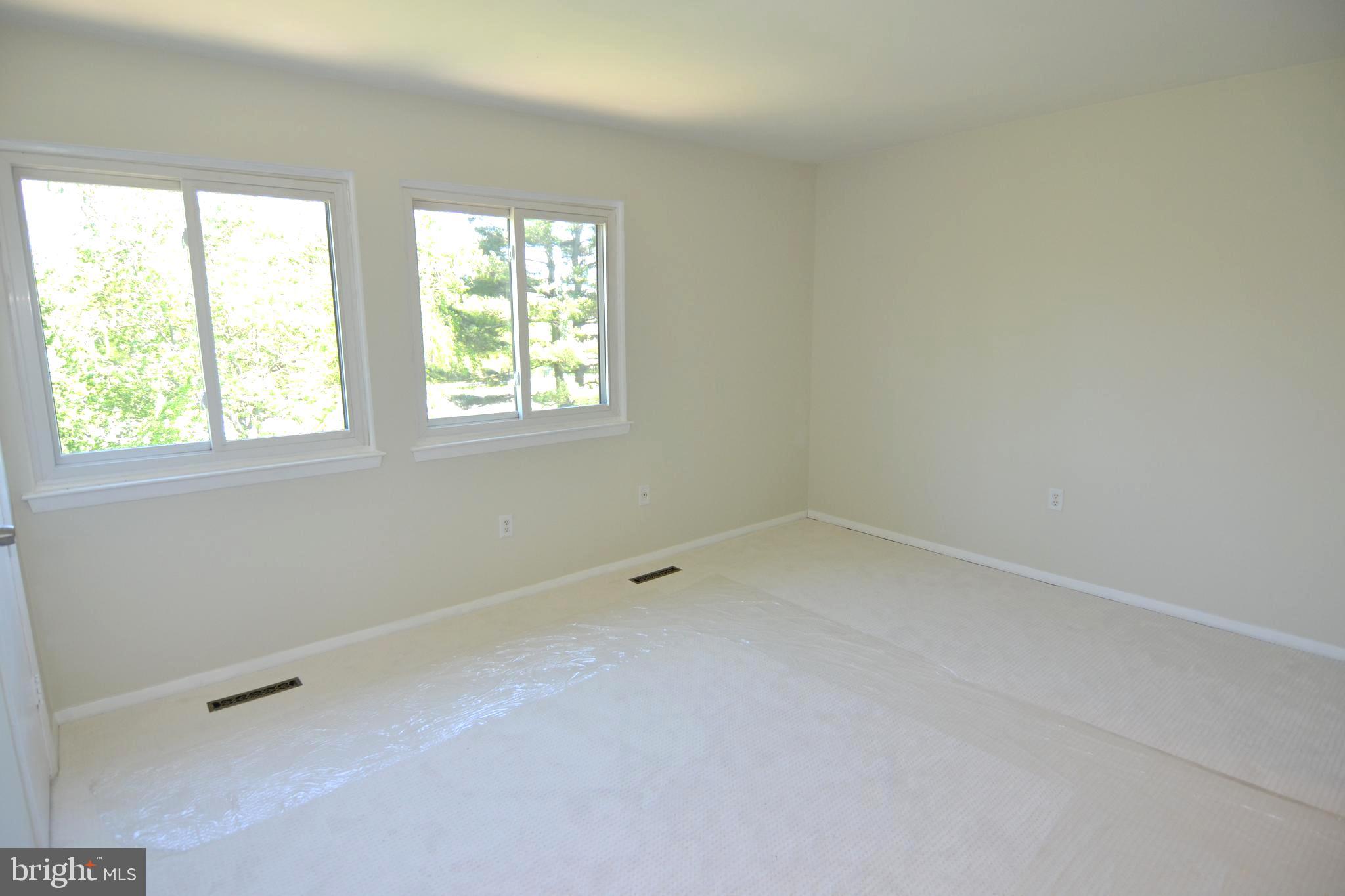 SEVEN COURTS - Residential