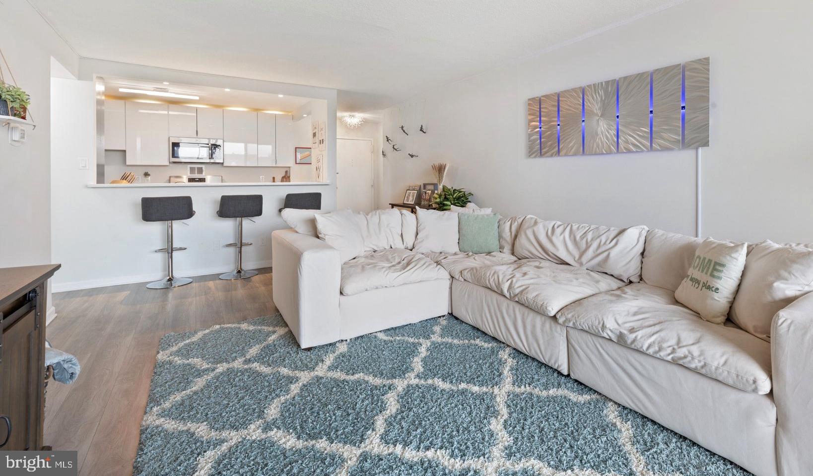 AMERICANA CENTRE - Residential Lease