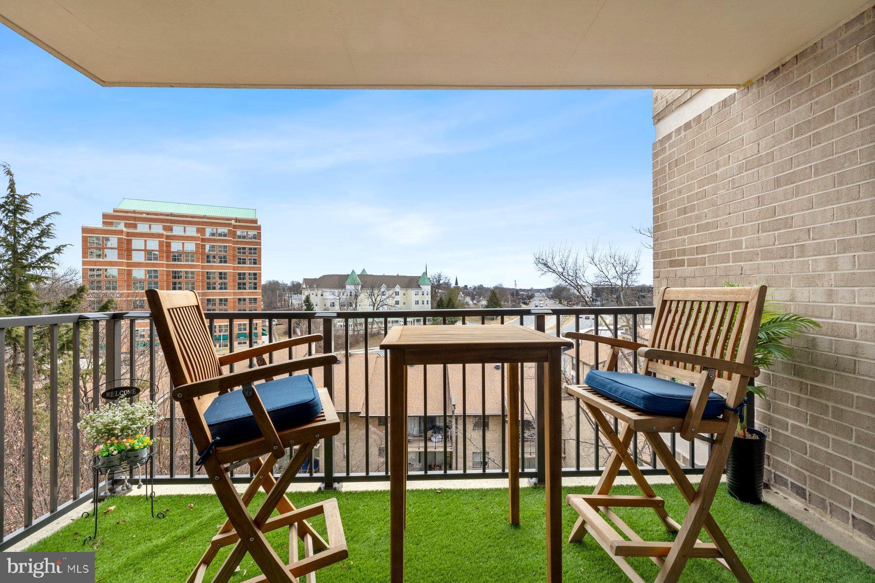 AMERICANA CENTRE - Residential Lease