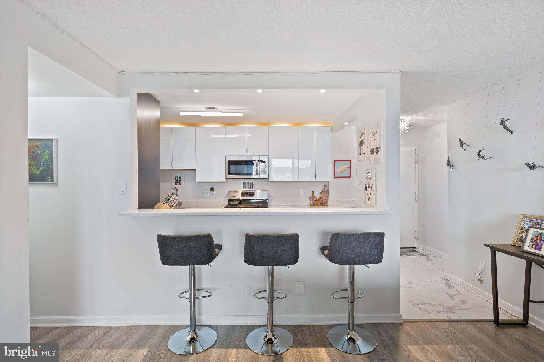 AMERICANA CENTRE - Residential Lease