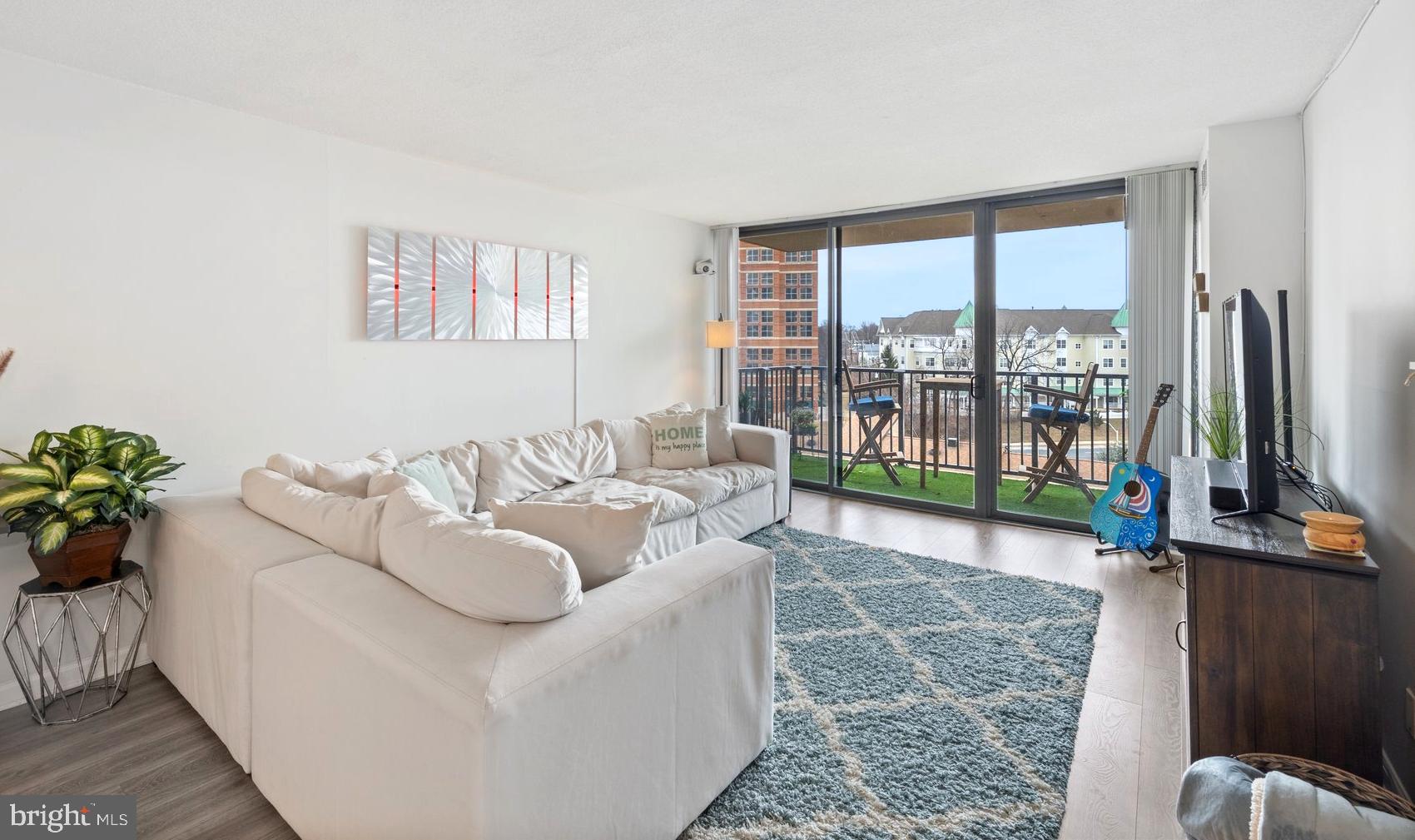 AMERICANA CENTRE - Residential Lease