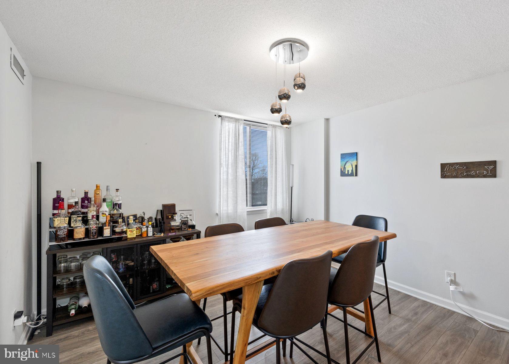 AMERICANA CENTRE - Residential Lease