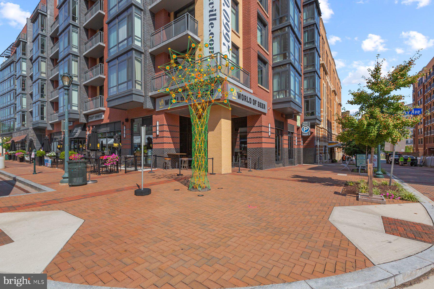 AMERICANA CENTRE - Residential Lease