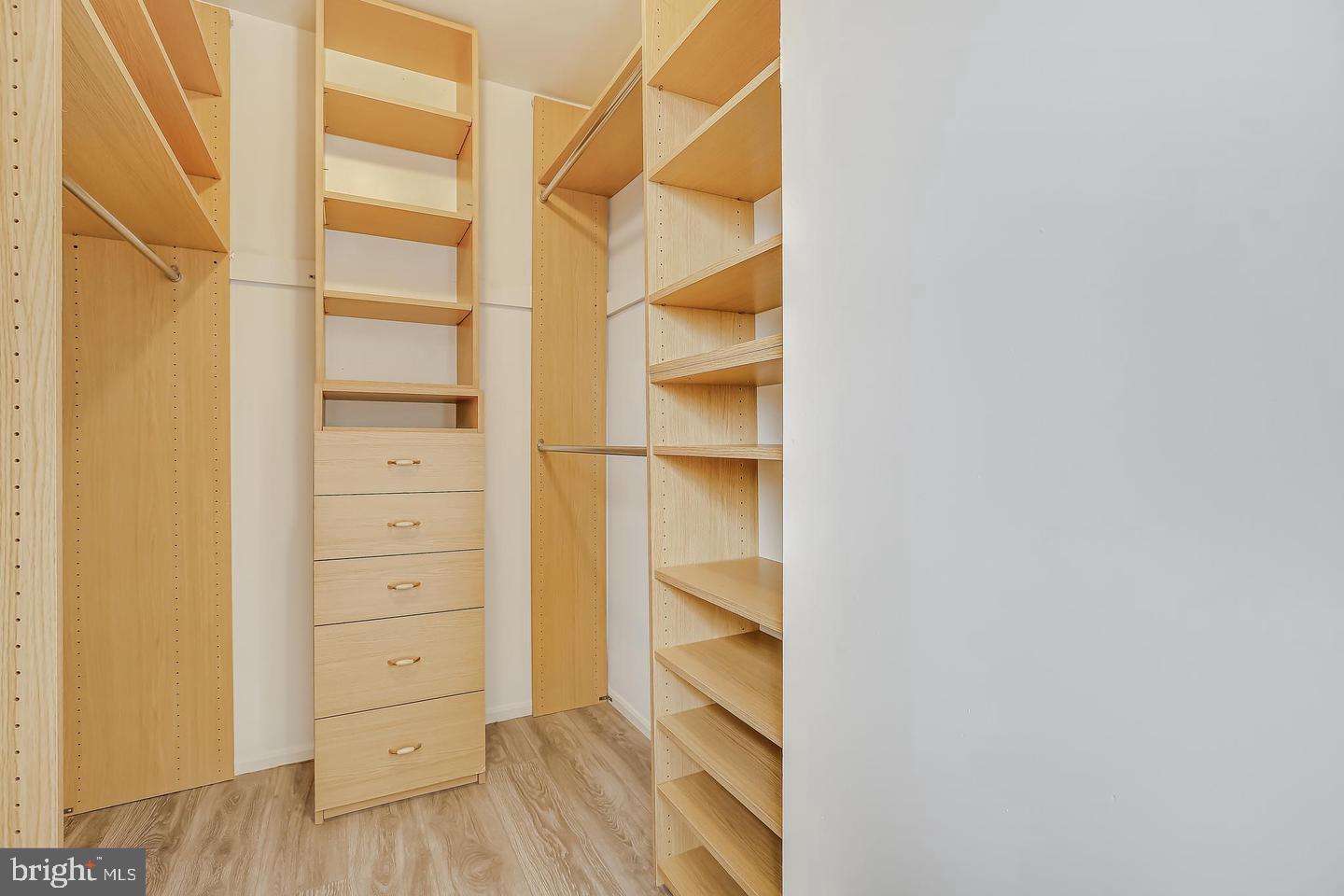 AMERICANA CENTRE - Residential Lease