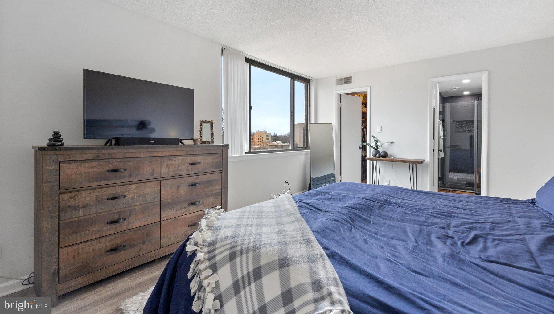 AMERICANA CENTRE - Residential Lease