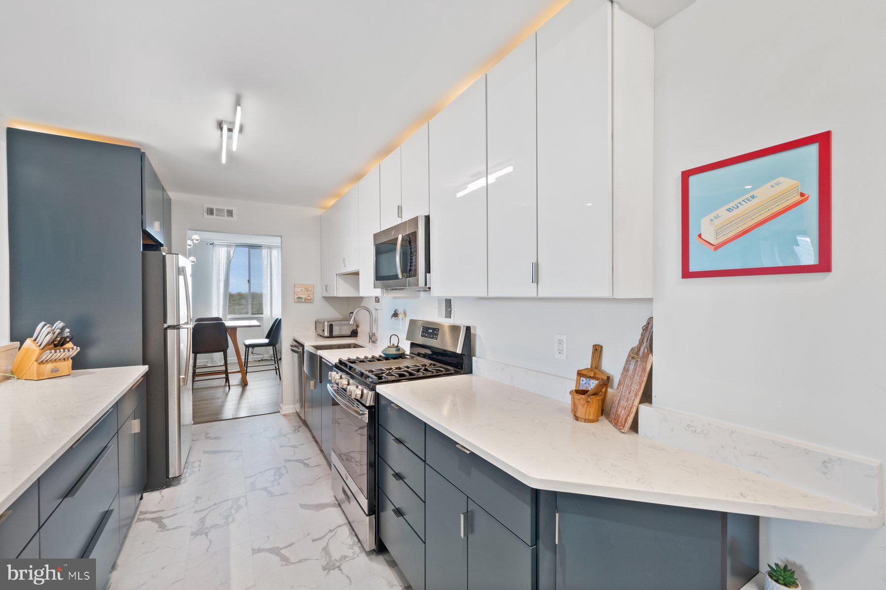 AMERICANA CENTRE - Residential Lease