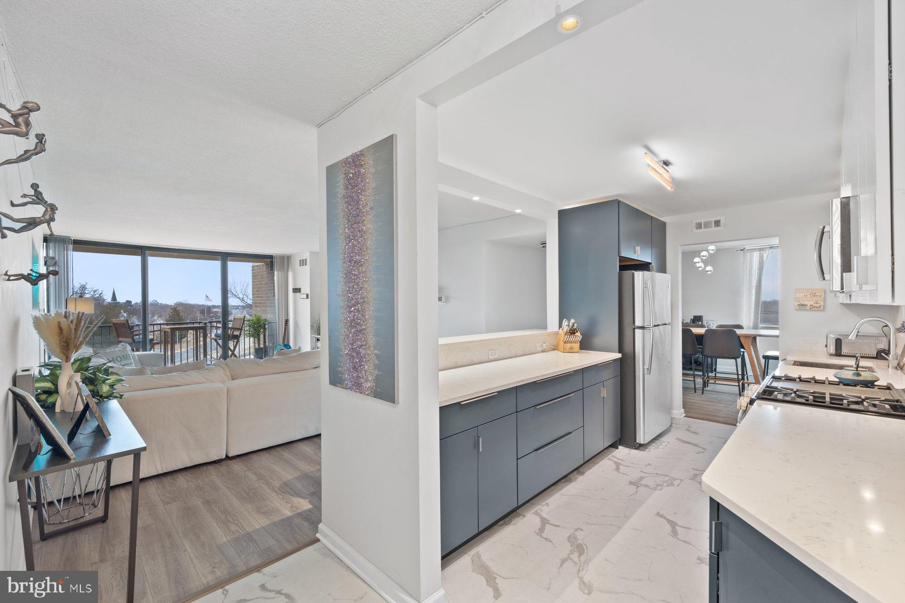 AMERICANA CENTRE - Residential Lease