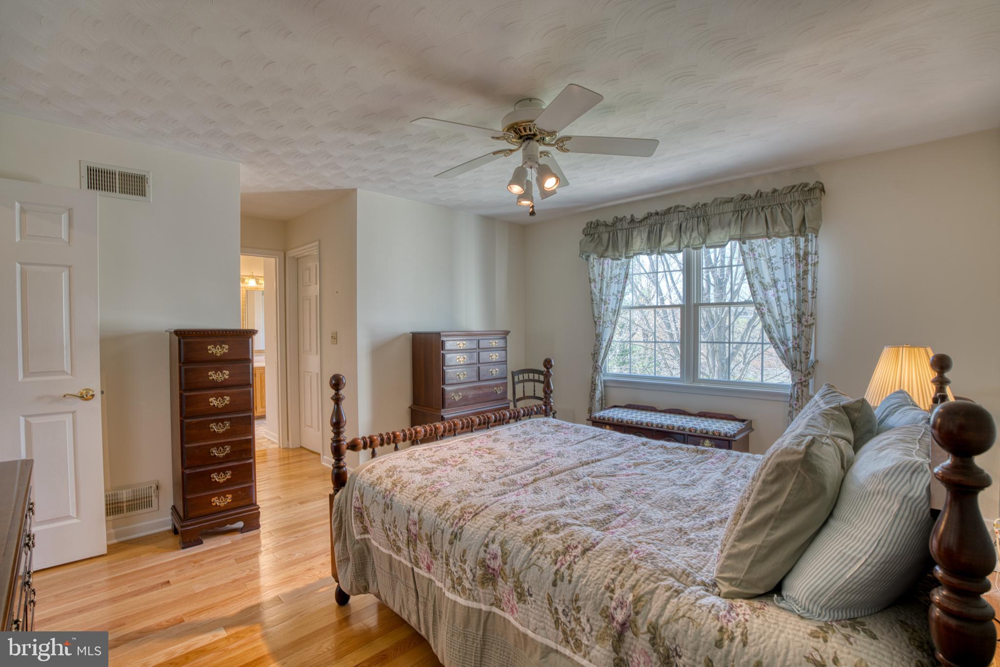 STEWARTSTOWN STATION - Residential