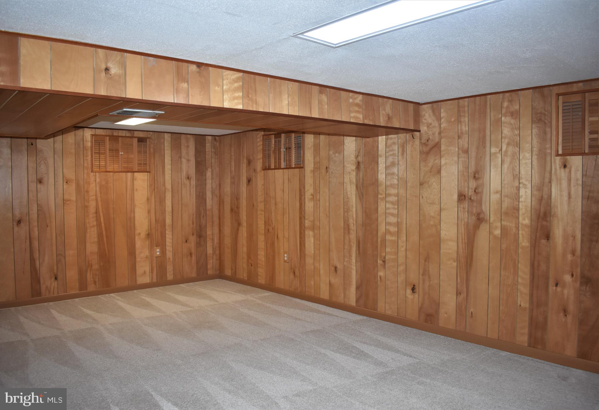 MONTGOMERY HIGHLANDS ESTATES - Residential Lease