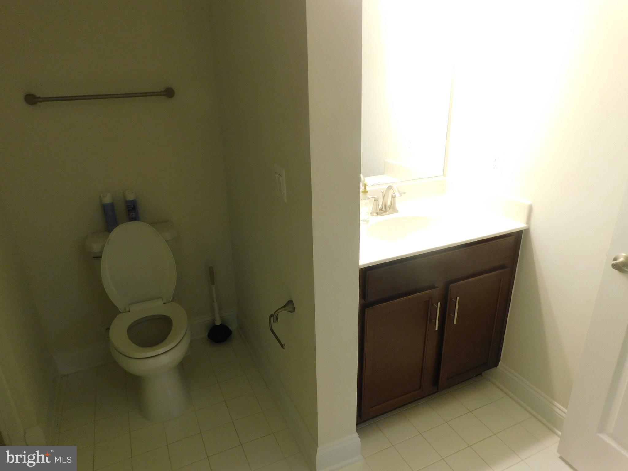 WESTBURY GLEN - Residential Lease